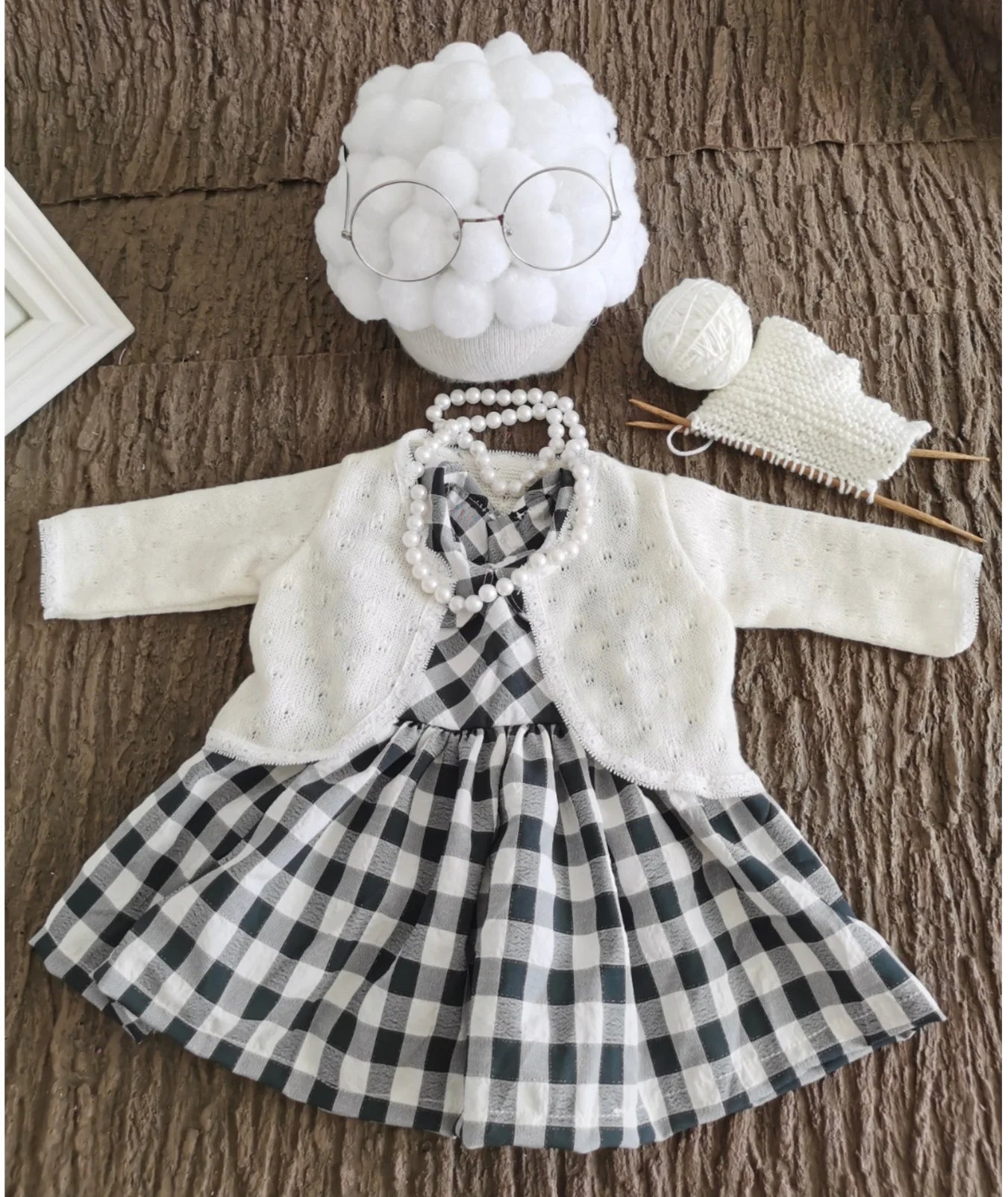 Newborn Grandmother Photo Shoot Outfit