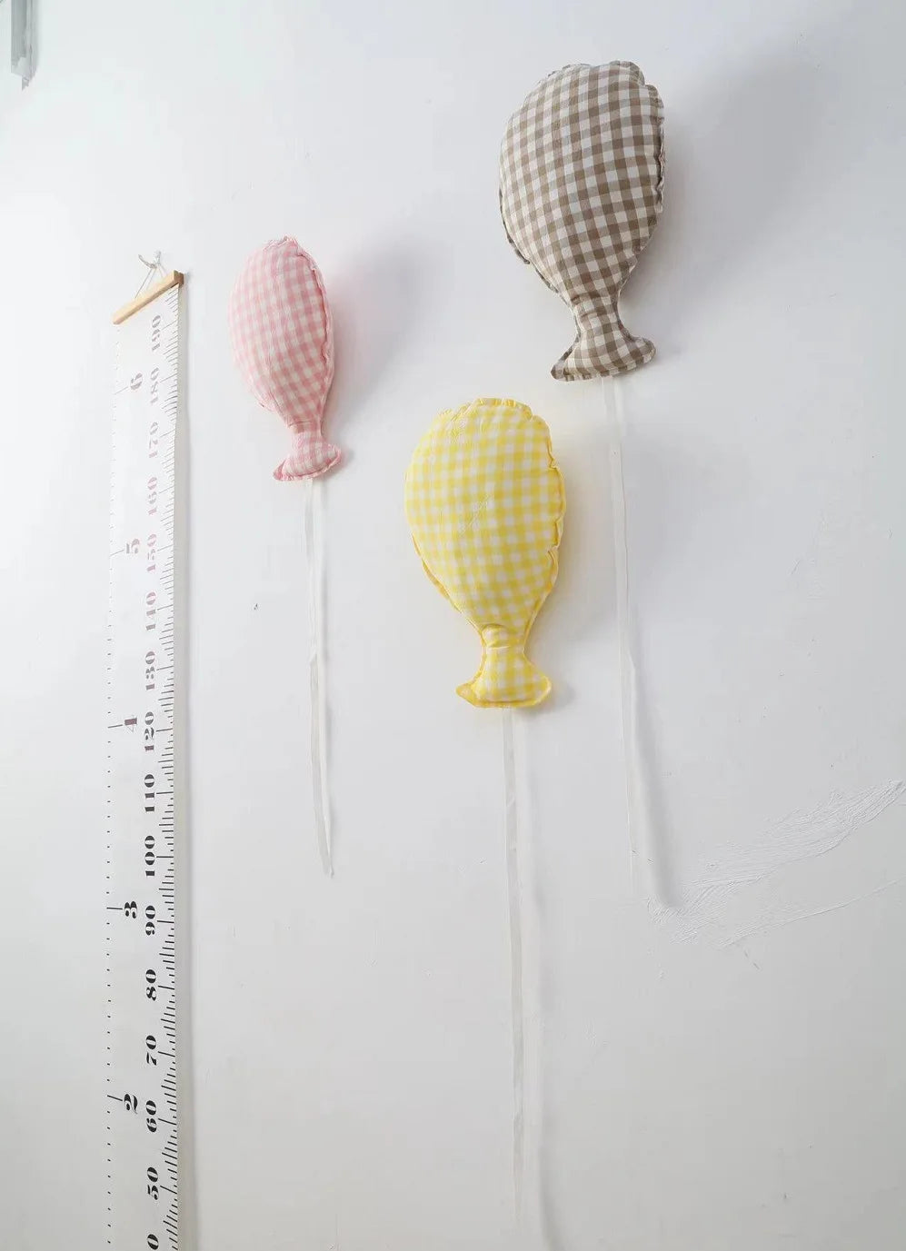 Plaid Balloon Shape Wall Pillow Decoration