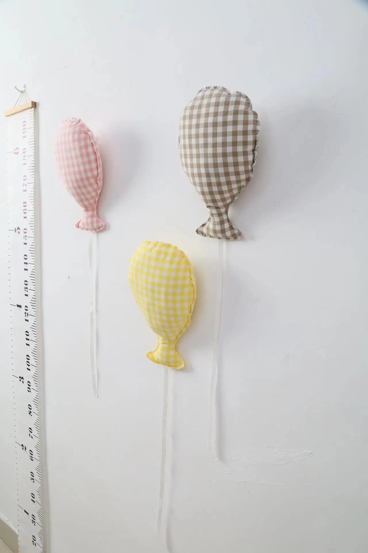 Plaid Balloon Shape Wall Pillow Decoration