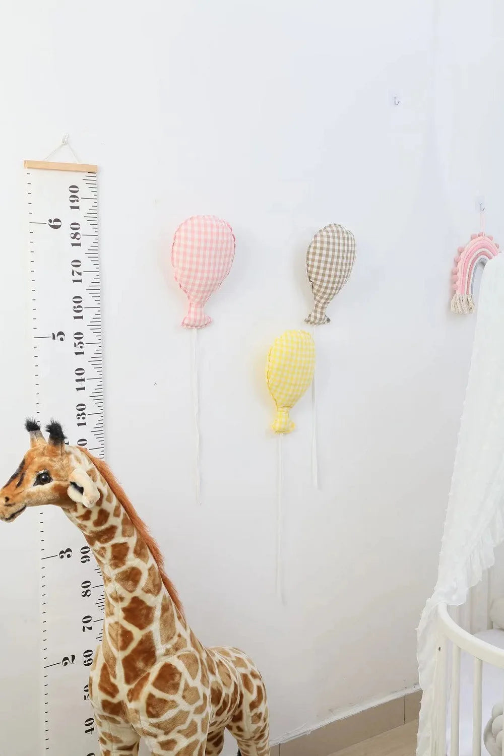 Plaid Balloon Shape Wall Pillow Decoration